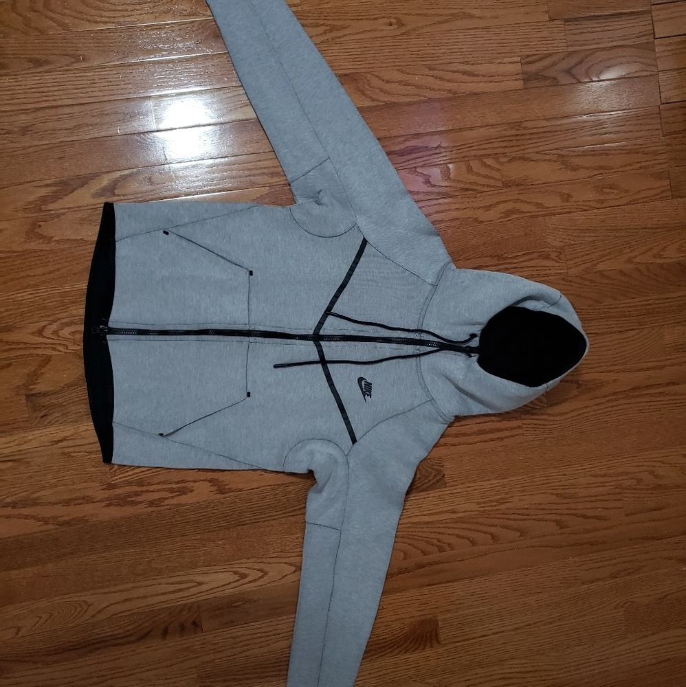 nike tech grey hoodie.